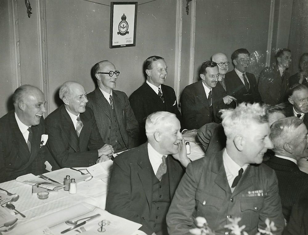 Photo_Album_4_RNAS_reunion_12-Apr-1947_Brackley_speaking