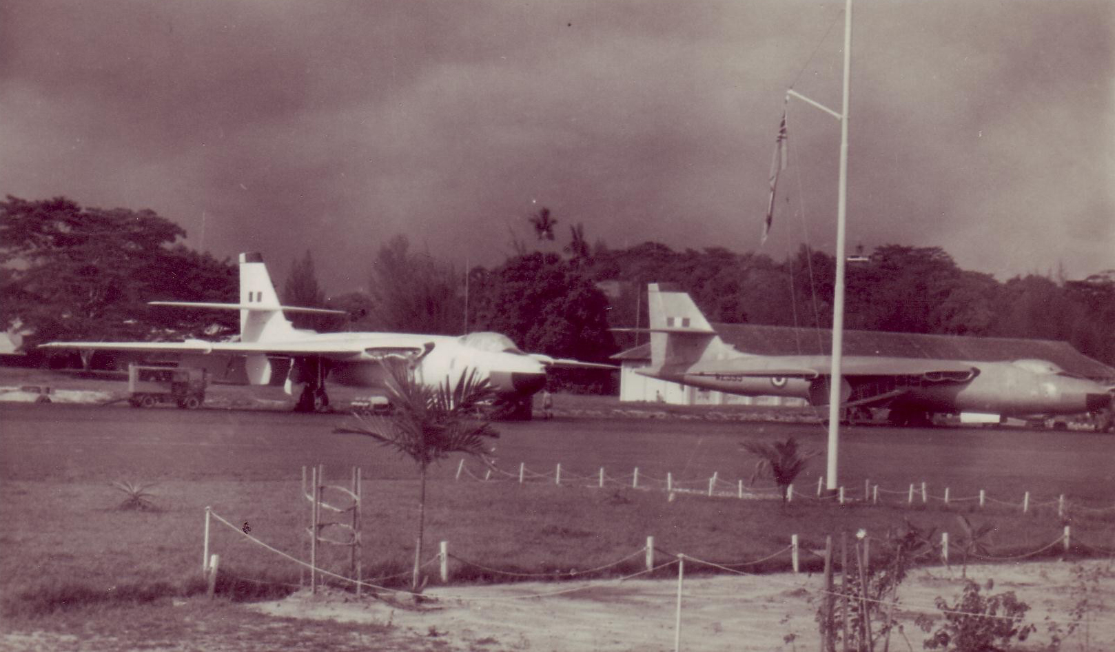 Photo_Album_4_Valiant_bombers_Changi