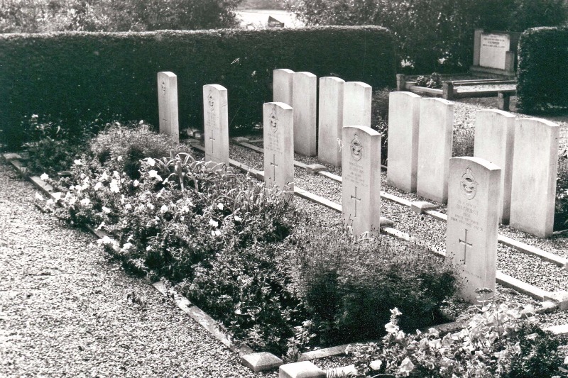 Stirling_BK767_graves