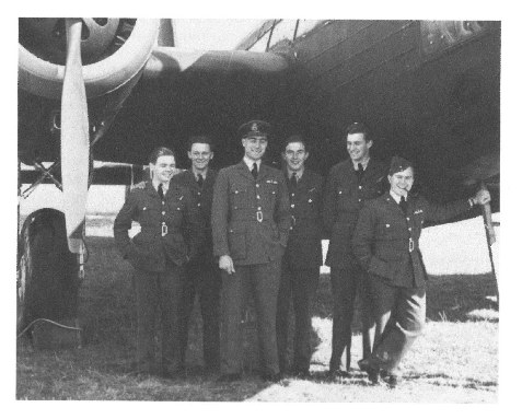Wellington_N2776_crew_Sep_1940