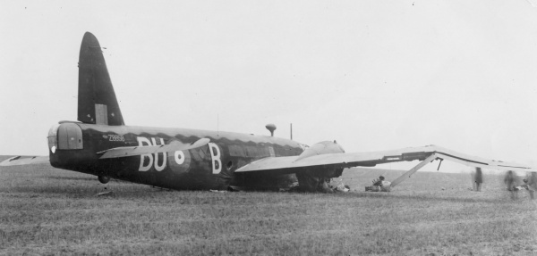 Wellington_Z8858_25Feb1942_2