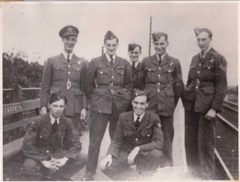 Braithwaite_Charles_Roberts_William_with_crew