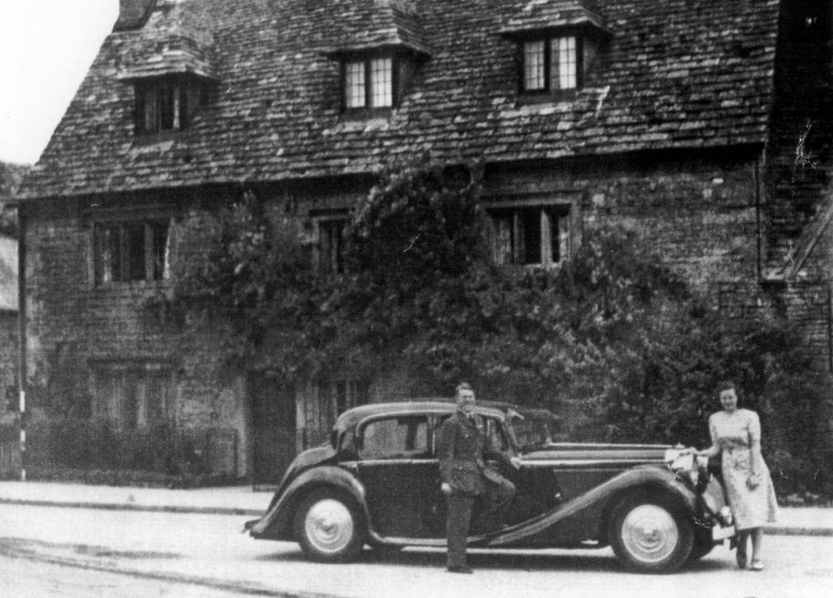 Clarke_William_and_wife_at_home_with_Jaguar