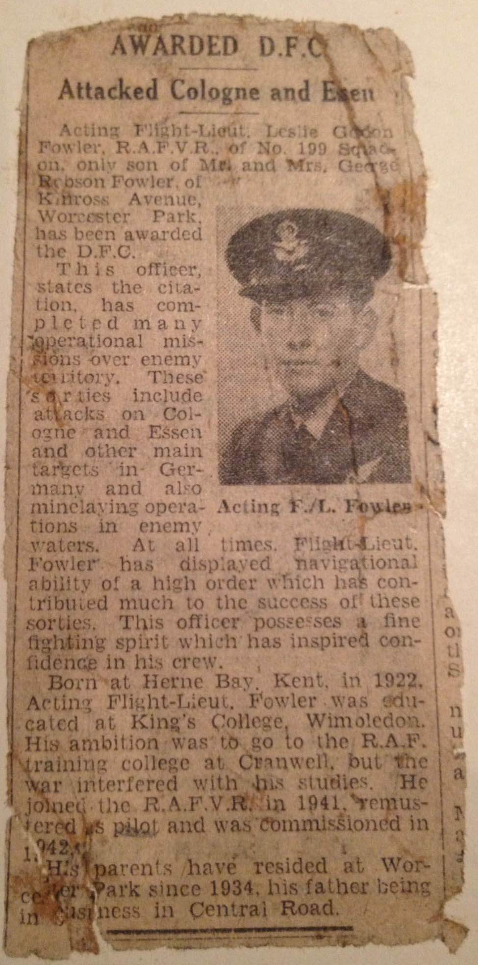 Fowler_Leslie_Gordon_newspaper_DFC_1