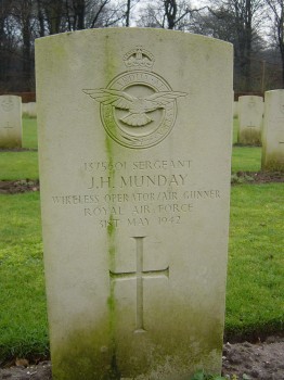 Munday_John_Henry_grave