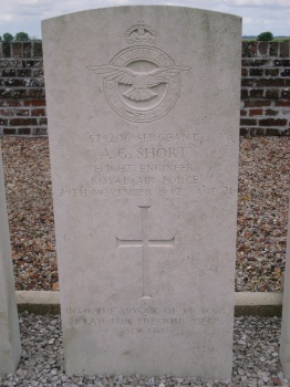 Short_Arthur_Goldsack_grave